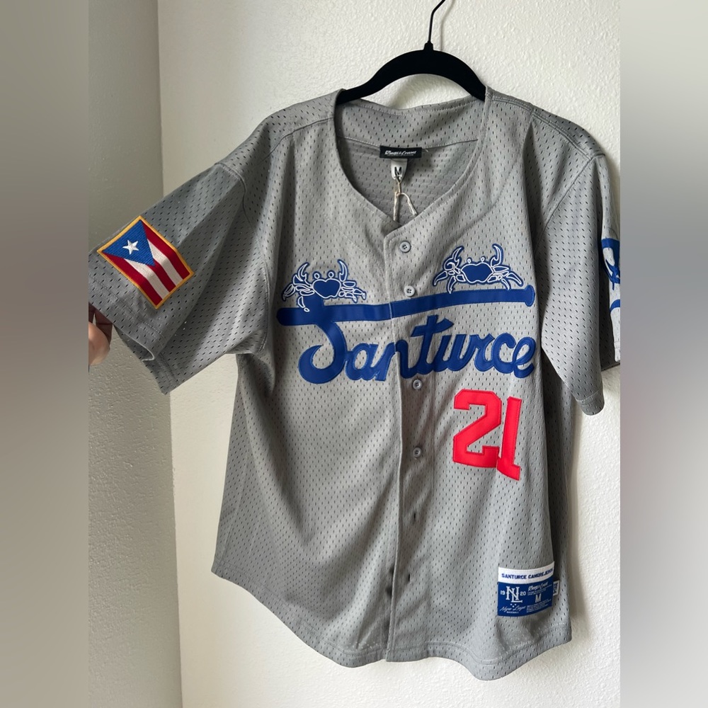 Santurce cabgrejeros jersey size medium new